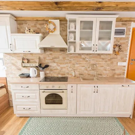Apartment Rustic Petra Soca